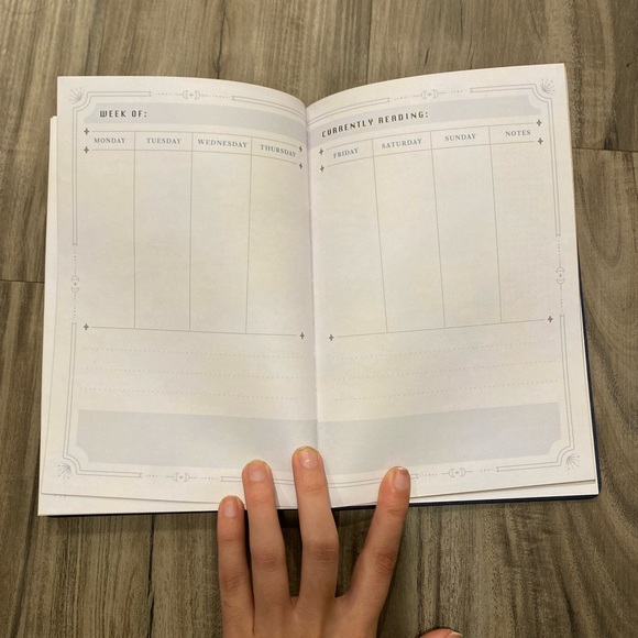 Owlcrate Reading Planner - Picture 6 of 6